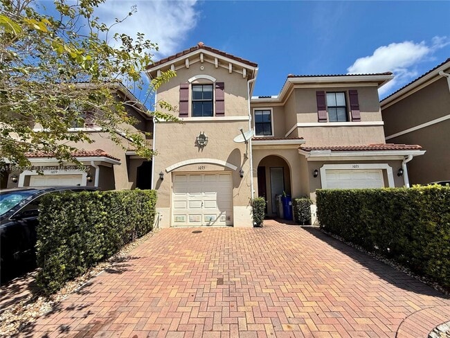1075 NW 33rd Manor
