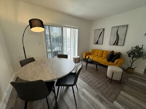 55 NW 11th Ave in Miami, FL - Building Photo - Building Photo