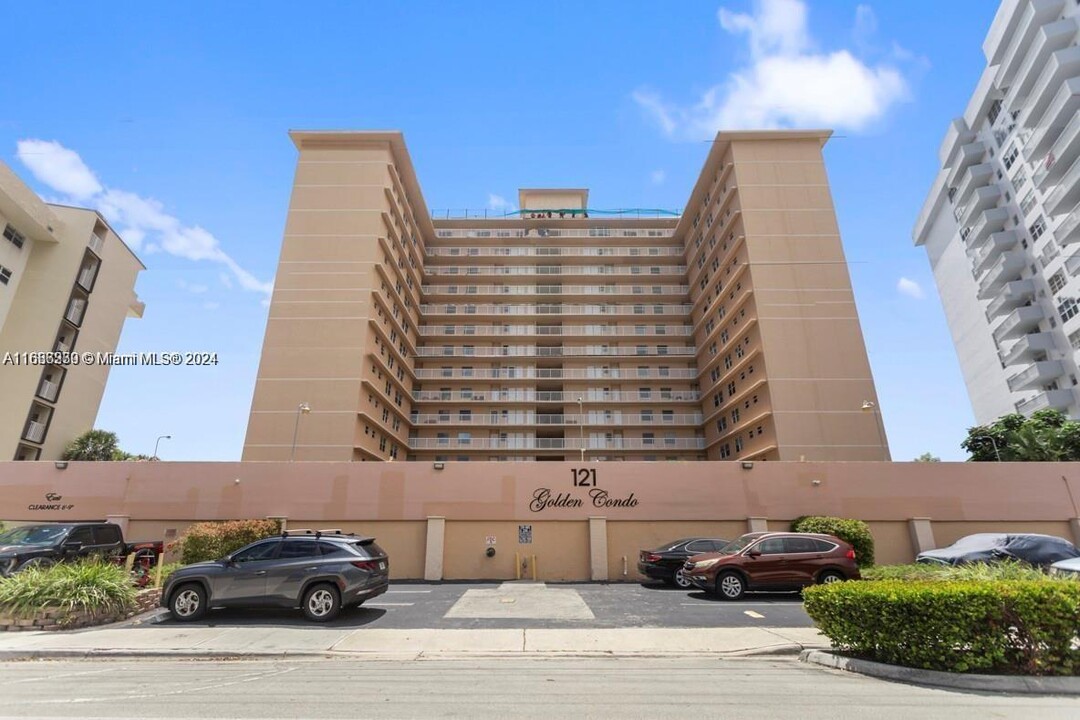 121 Golden Isles Dr, Unit 703 in Hallandale Beach, FL - Building Photo