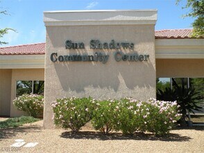 8536 Desert Holly Dr in Las Vegas, NV - Building Photo - Building Photo