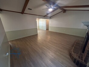 203 Jeffrey Ln in Wake Village, TX - Building Photo - Building Photo