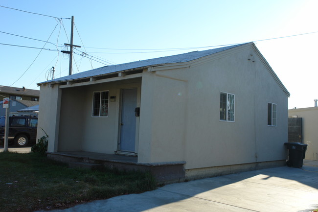 1112 N Sanborn Rd in Salinas, CA - Building Photo - Building Photo