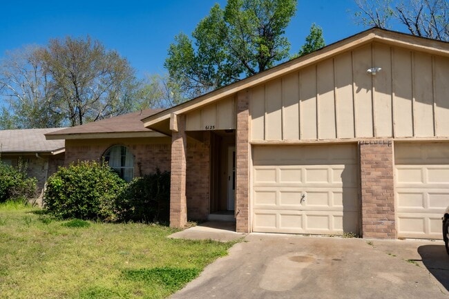 6125 S Troost Ave in Tulsa, OK - Building Photo - Building Photo