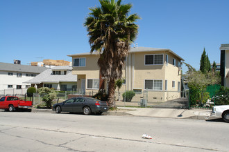 3939 W 7th St in Los Angeles, CA - Building Photo - Building Photo