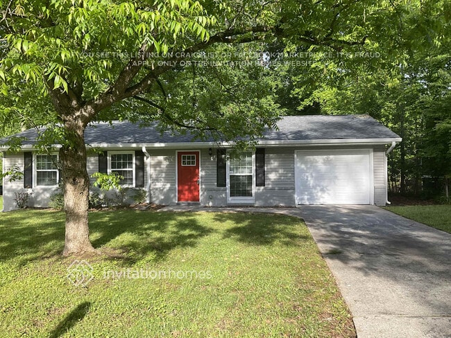 property at 721 Utoy Cir SW