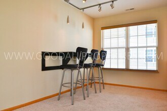 15221 Alpine Dr in Urbandale, IA - Building Photo - Building Photo