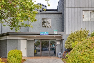 Imperial Parkside in Surrey, BC - Building Photo - Building Photo