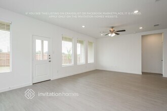 345 Sedalia Trl in Justin, TX - Foto de edificio - Building Photo