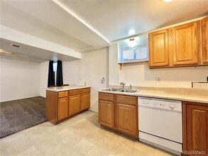 6724 Yarrow St in Arvada, CO - Foto de edificio - Building Photo