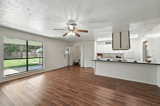7101 Christie Ln in Dallas, TX - Building Photo - Building Photo