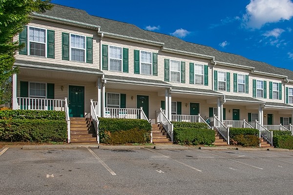 302 New Leicester Hwy in Asheville, NC - Building Photo