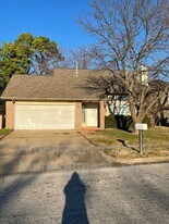 9209 E 100th St in Tulsa, OK - Building Photo