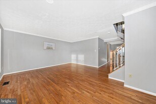 6237 N Steamboat Way in New Market, MD - Building Photo