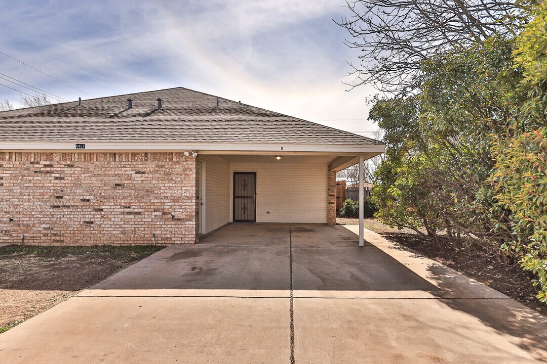 4401 36th St in Lubbock, TX - Building Photo