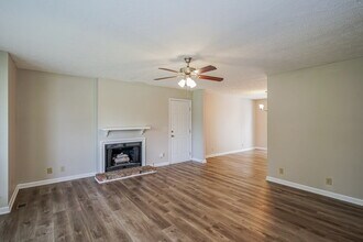 1005 Waters Edge Cir in Mount Juliet, TN - Building Photo - Building Photo