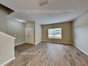 1322 Ivyhedge Ave in St. Augustine, FL - Foto de edificio - Building Photo