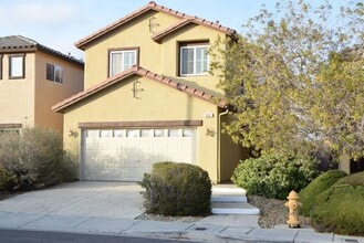 60 Dark Creek Ave in Las Vegas, NV - Building Photo - Building Photo