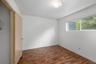 Marquam Terrace Apartments in Portland, OR - Building Photo - Interior Photo