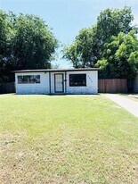 5636 Lester Granger Dr in Fort Worth, TX - Building Photo