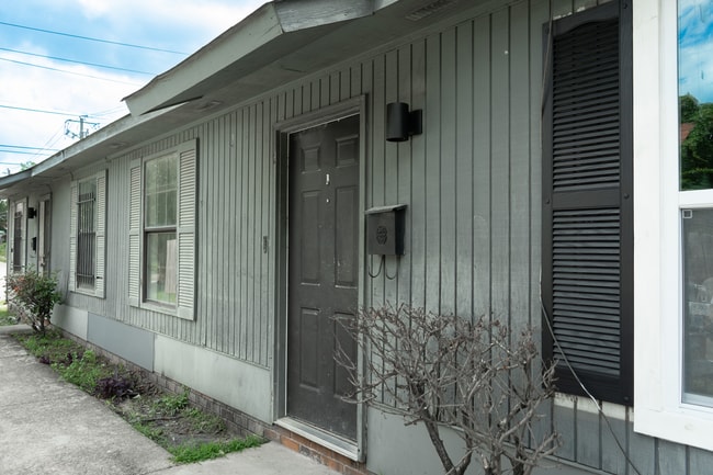 property at 2009 Broad St