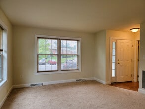 28 Bradford Dr in Leola, PA - Building Photo - Building Photo