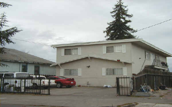 1629 96th Ave in Oakland, CA - Foto de edificio - Building Photo