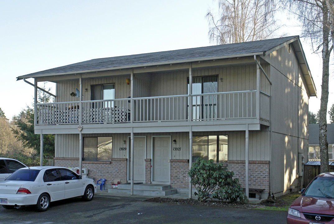 13923-13929 E 122nd Ave in Puyallup, WA - Building Photo