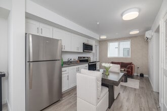 5300 Crenshaw in Los Angeles, CA - Building Photo - Interior Photo
