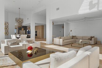 5841 N Echo Canyon Cir in Phoenix, AZ - Building Photo - Building Photo