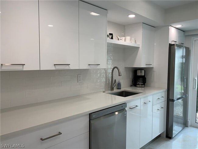 property at 4082 Belair Ln