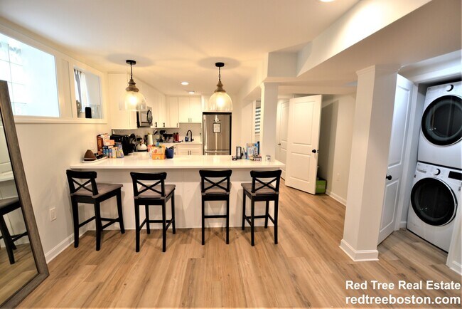 179 Putnam St, Unit 4-bed2-bathEastie in Boston, MA - Building Photo - Building Photo
