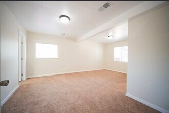 315 Atrisco Dr SW in Albuquerque, NM - Foto de edificio - Building Photo