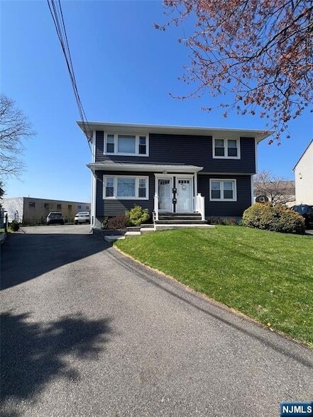 314 Nedellec Dr in Saddle Brook, NJ - Building Photo - Building Photo