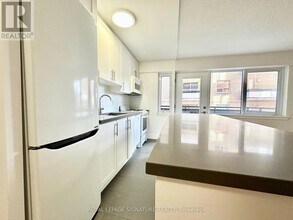 95 Lawton Blvd in Toronto, ON - Building Photo - Building Photo