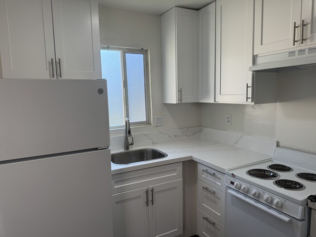 property at 988 Valencia St