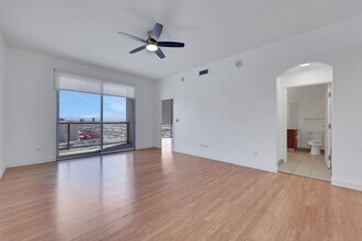 200 W Sahara Ave in Las Vegas, NV - Building Photo - Building Photo