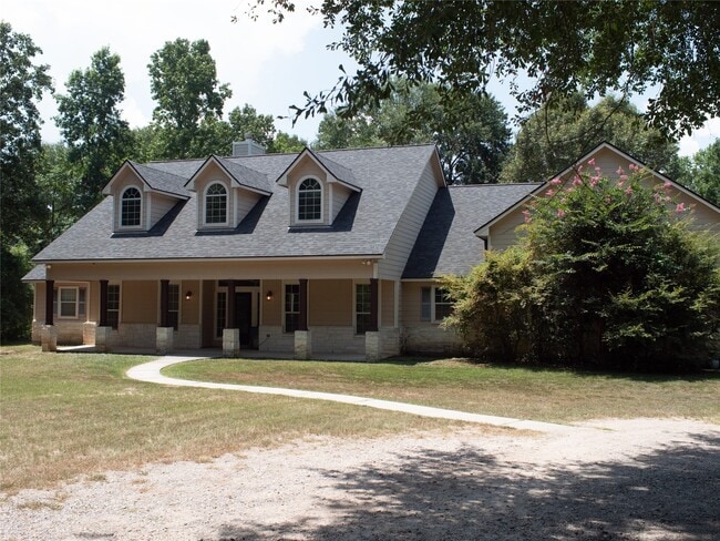 property at 427 Trace Way Dr