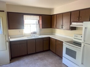 5830 S Indiana Ave in Cudahy, WI - Building Photo - Building Photo