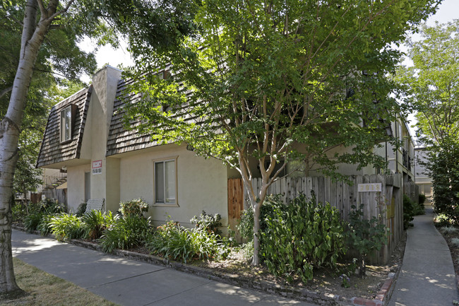 2818 O St in Sacramento, CA - Building Photo - Building Photo