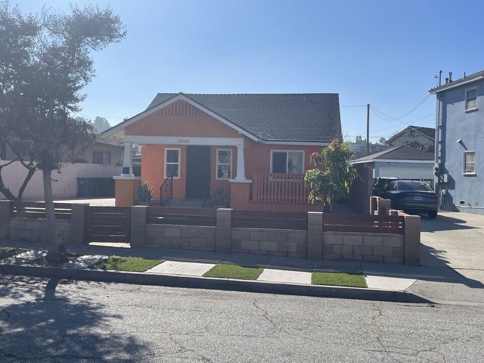 2229 El Paseo in Alhambra, CA - Building Photo