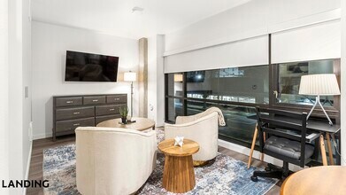 8511 15th Ave NW, Unit 204 in Seattle, WA - Building Photo - Building Photo