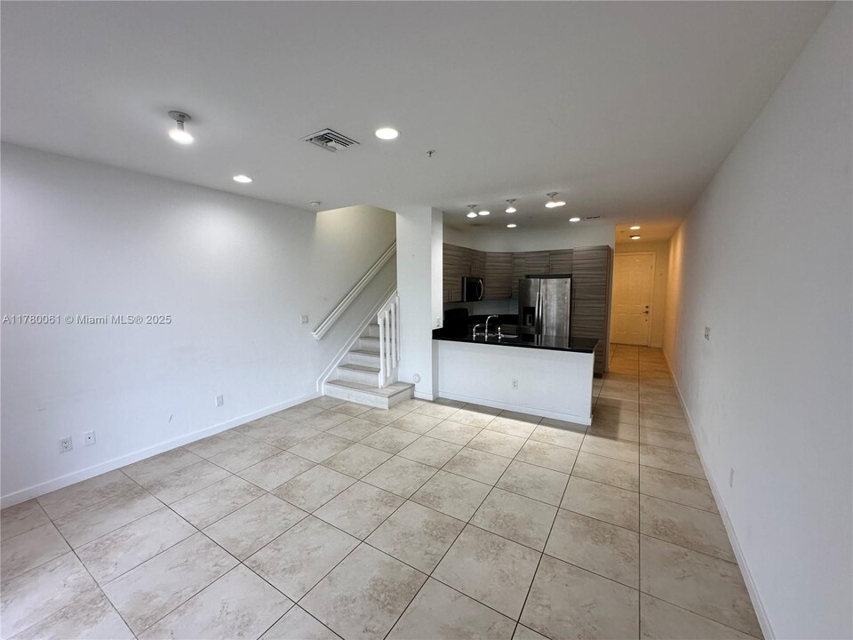 2579 SW 81st Terrace in Miramar, FL - Building Photo