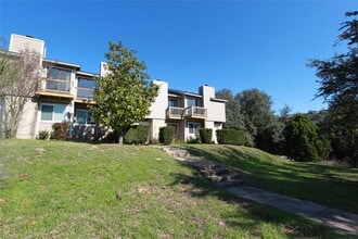 3904 Hudson Bend Rd in Austin, TX - Building Photo - Building Photo