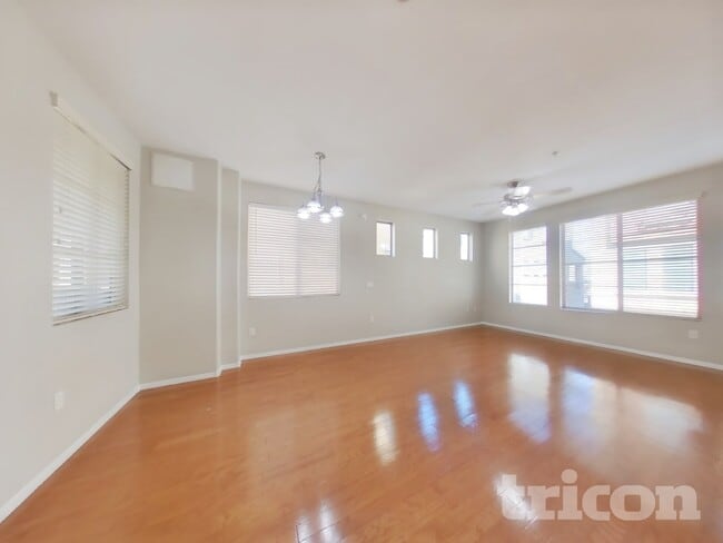 16825 N 14th St in Phoenix, AZ - Building Photo - Building Photo