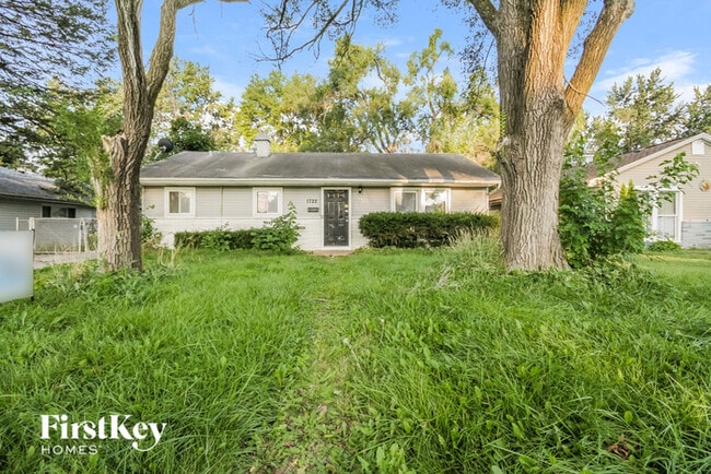 property at 1722 Papoose Rd