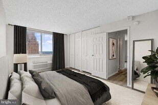 1500 Locust St, Unit 1B-2107 in Philadelphia, PA - Building Photo
