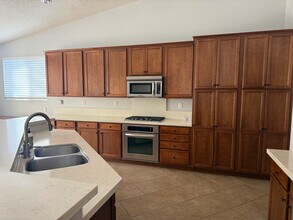 5522 Las Brisas Terrace in Palmdale, CA - Building Photo - Building Photo