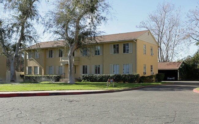 Mountain View Manor Apartments in San Bernardino, CA - Building Photo - Building Photo