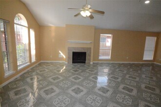 9131 Knightsland Trail in Houston, TX - Building Photo - Building Photo