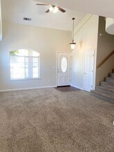 1660 El Camino De Vida in Hollister, CA - Building Photo - Building Photo